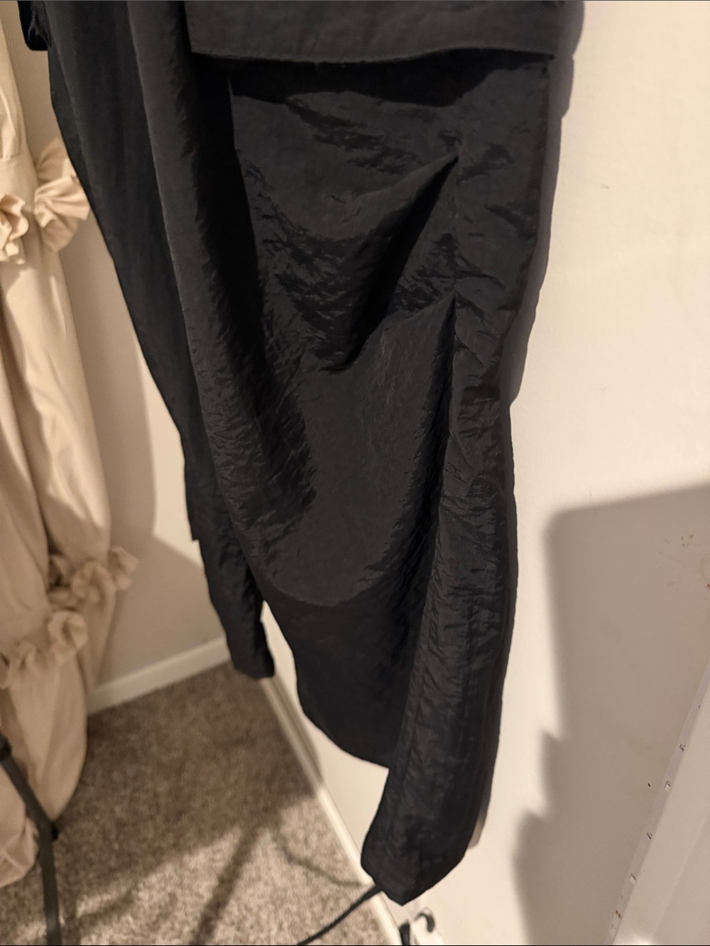 HALARA Black woman’s Utility Cargo Pants size large new with tags - Picture 5 of 14